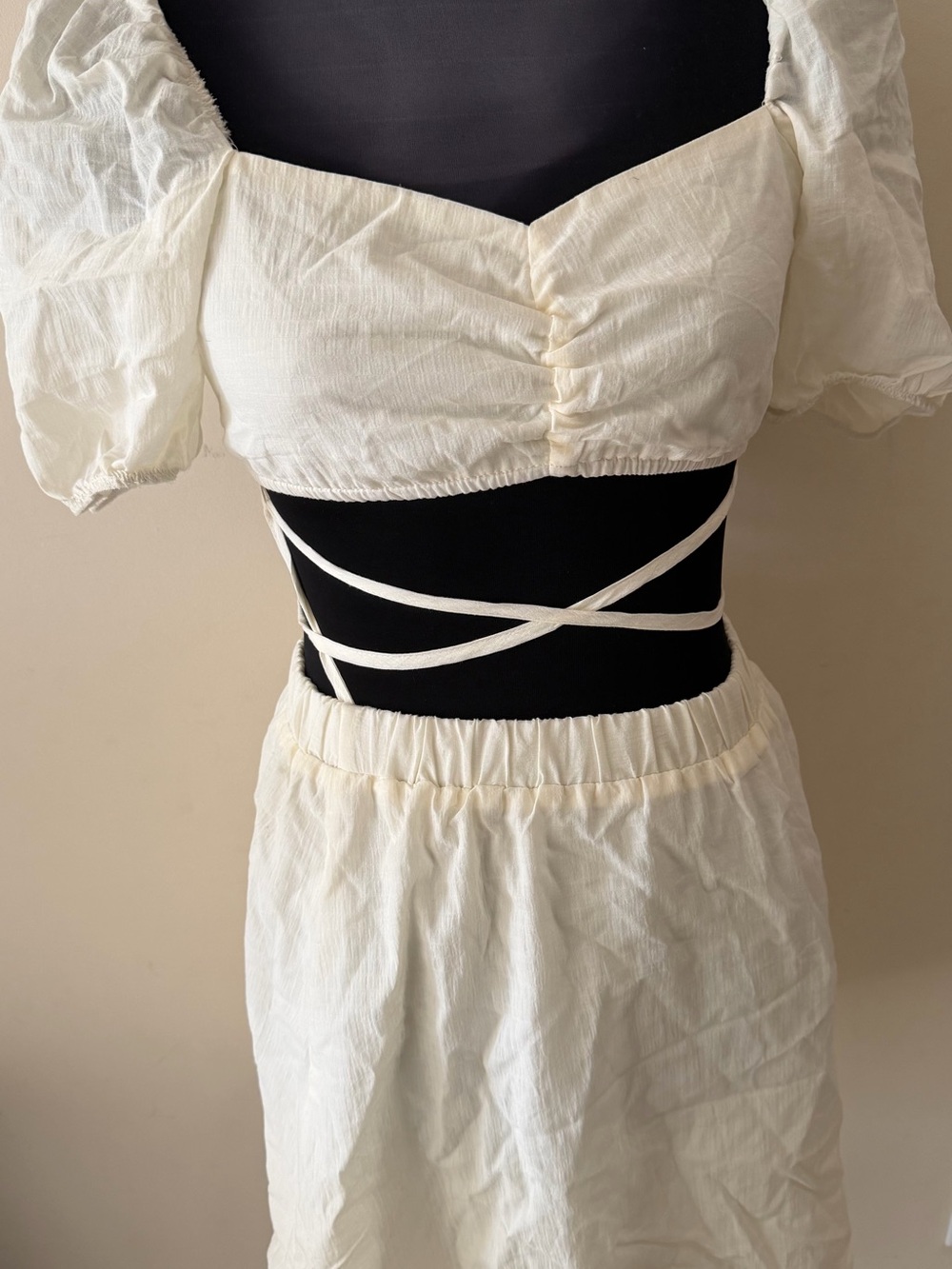 Cream Puff-Sleeve Two-Piece Skirt and Crop Top Set with Wrap Ties - Picture 5 of 5